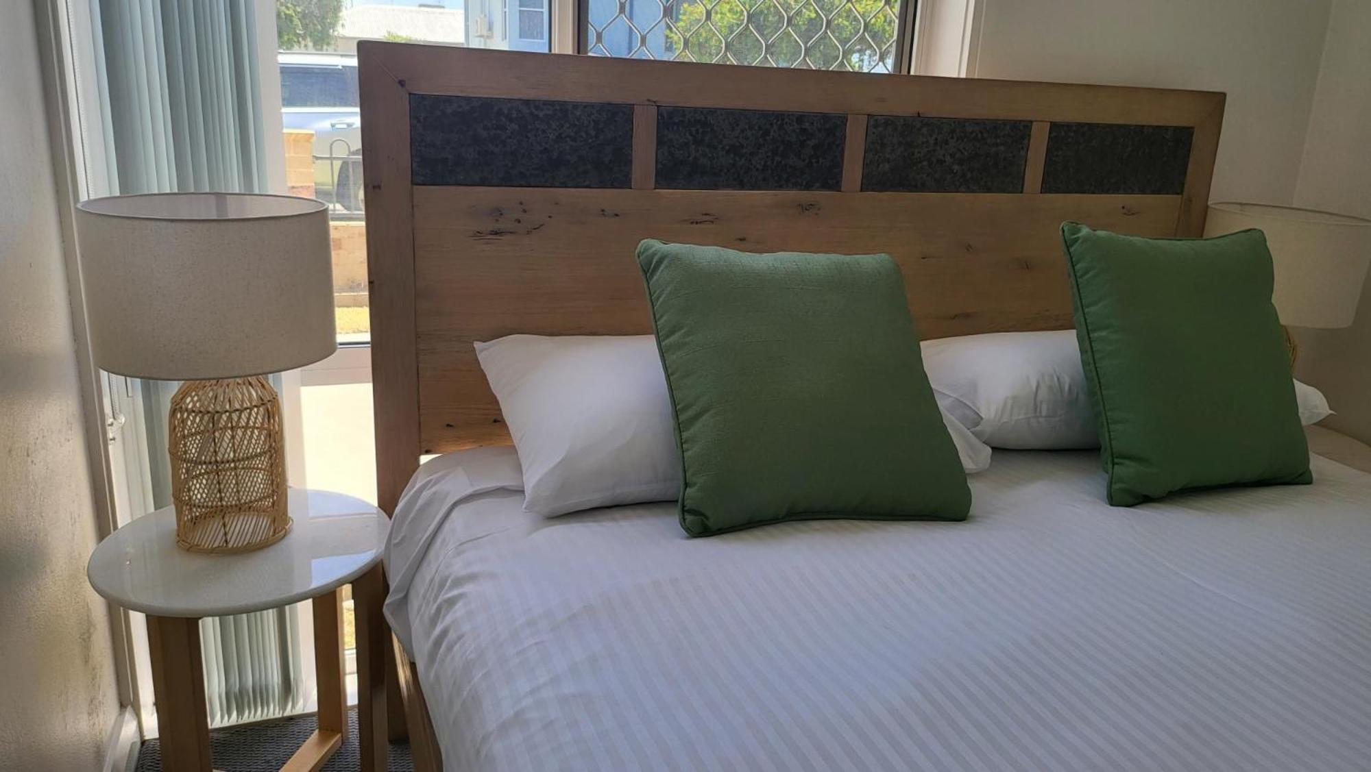 Husky 19 Beautifully Appointed Apartments - Great Location - In The Heart Of Husky Huskisson Exterior foto